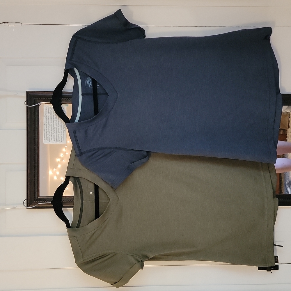 2x North Face Women's Athletic Shirts
